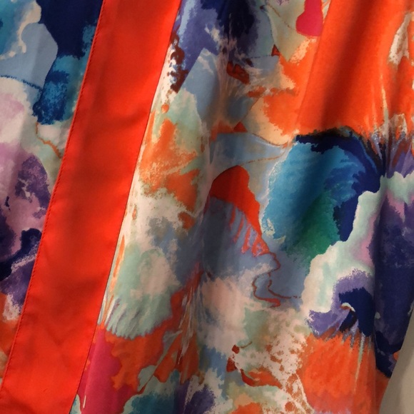 Beautiful multi coloured abstract floral tank - Picture 3 of 4